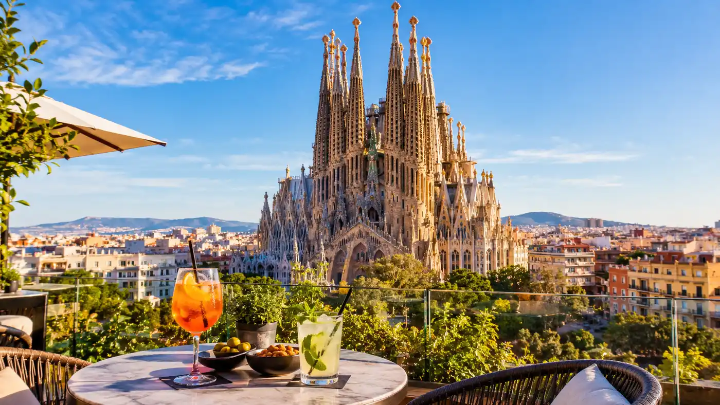 Things to Do Near Sagrada Familia: Restaurants & Rooftop Bars