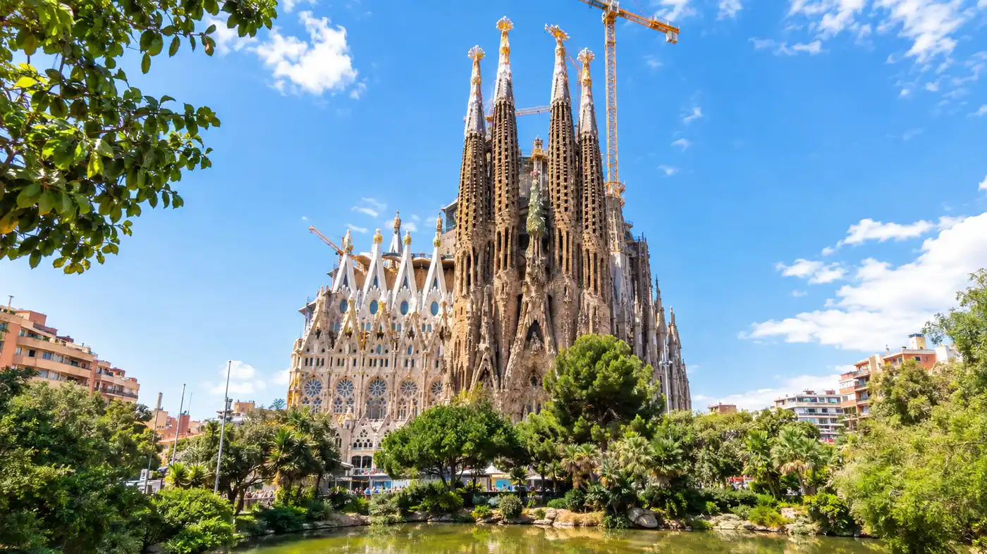 Sagrada Familia Completion Date: When Will It Be Finished?