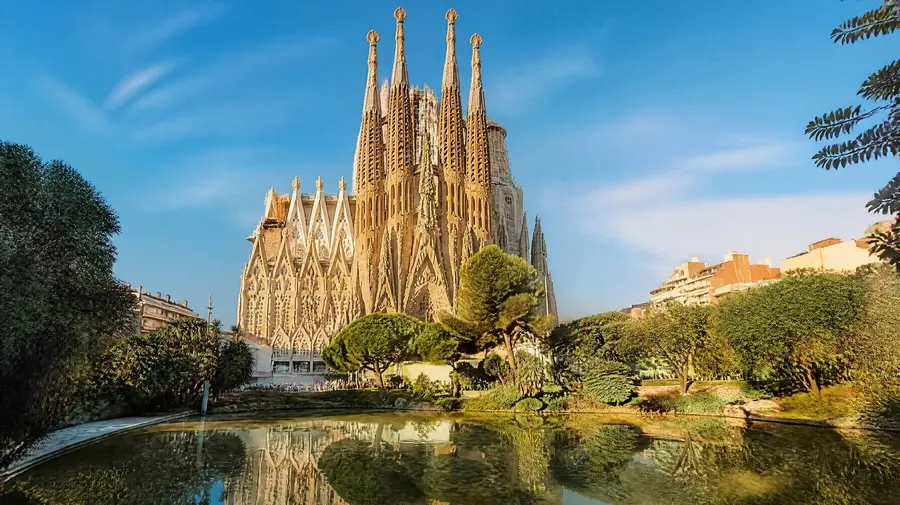 Sagrada Familia Tickets: Prices, Booking & Skip-the-Line Guide
