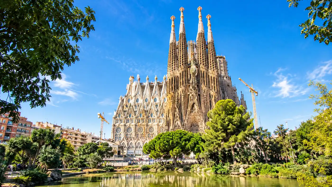 Sagrada Familia Tickets: Prices, Booking & Skip-the-Line Guide